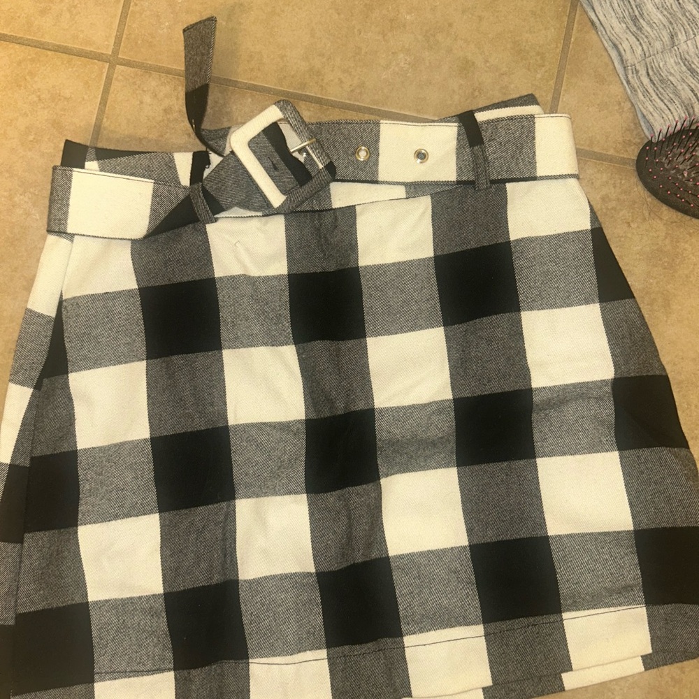 Stylish Black and White Checkered Skirt
